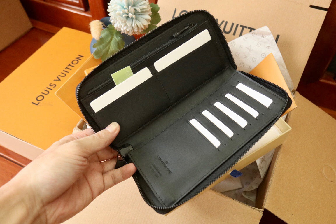 LV Zippy Organizer